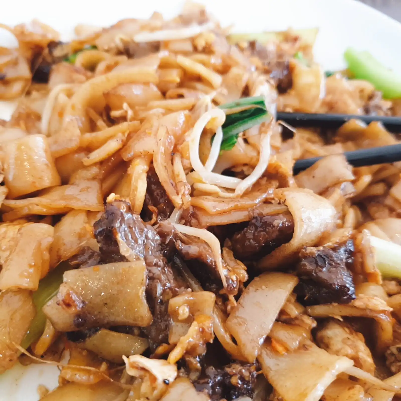 Kwetiau Goreng (Stir Fry Flat Rice Noodles) by A'la Indo