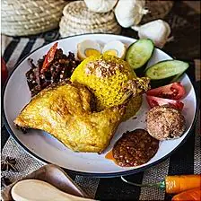 Nasi Kuning Ayam Goreng/Bakar by Shalom