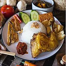 Nasi Timbel Komplit by Shalom