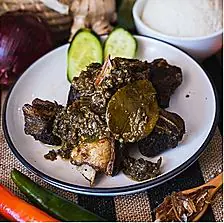 Iga Bumbu Padang Shalom (Beef ribs with green chilli sauce)