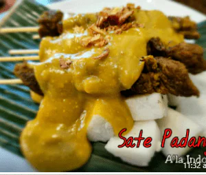 Sate Padang (Padang Style Beef Satay) by A'la Indo