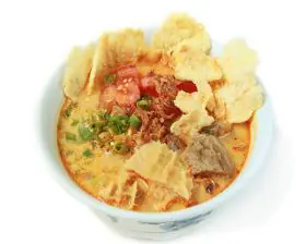 Soto Babat (Beef and Tripe Curry Soup with Tomato and Shallots)