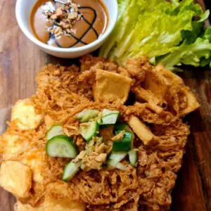 Tahu Telor (Beancurd Omellette served with Peanut Sauce)