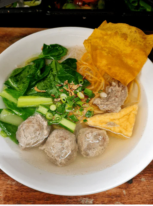 Baso Kuah Special Betawi (Homemade Beef Balls with Egg Noodles, Vermicelli & Fried Wonton in Clear Soup)